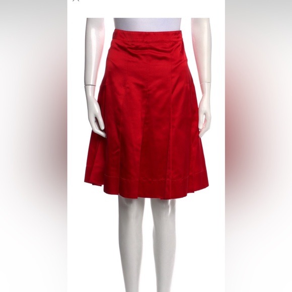 Prada Dresses & Skirts - Knee length silk Prada skirt.